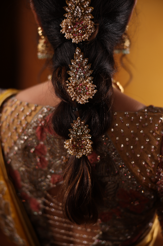 Bejewelled hair Brooch