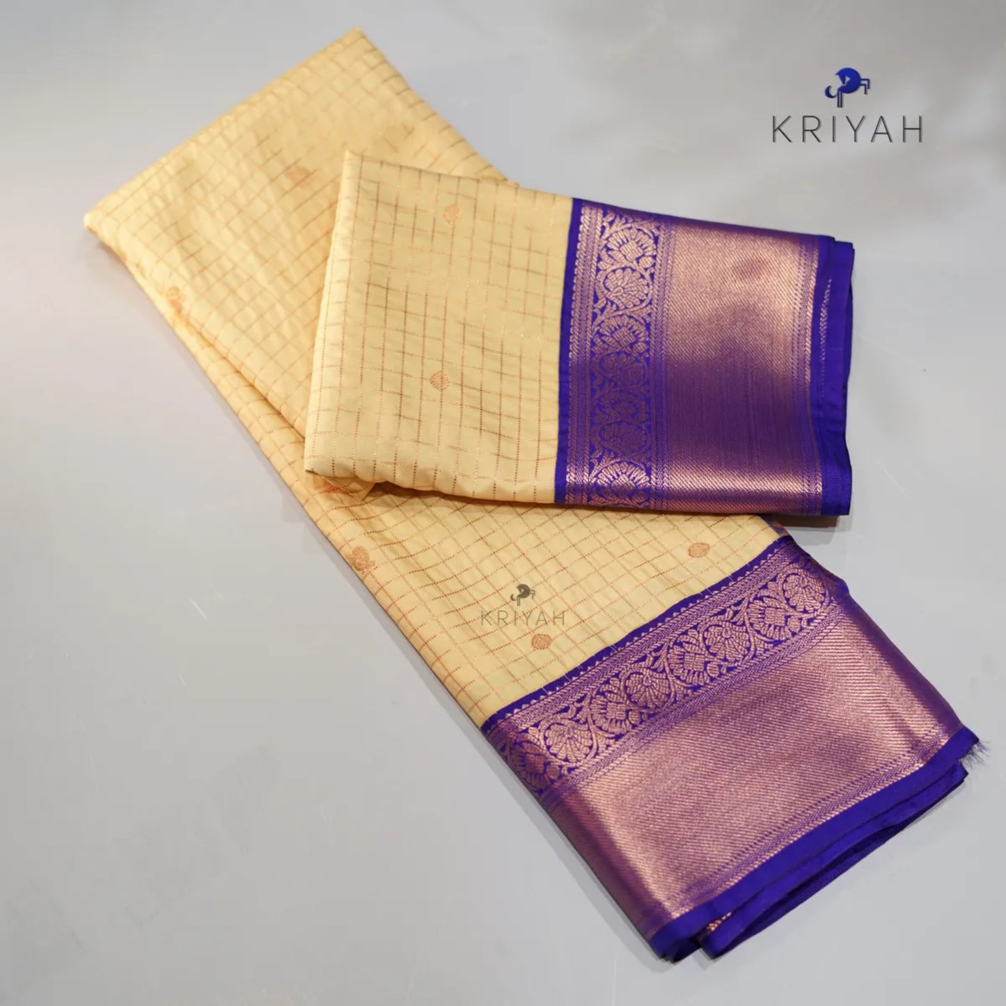 Cream zari kattam saree