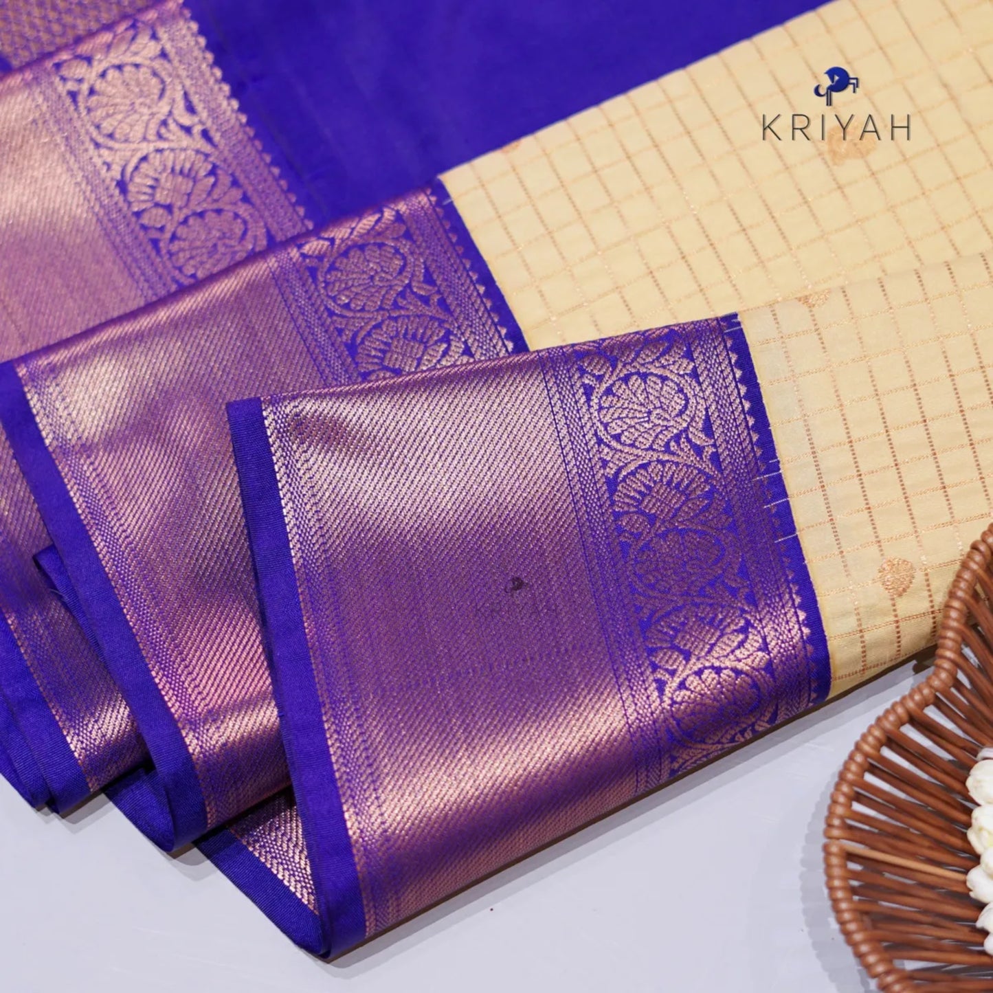 Cream zari kattam saree