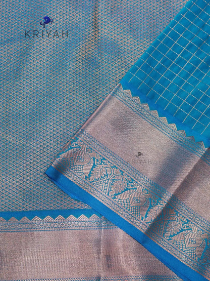 Coral Zari Kattam saree