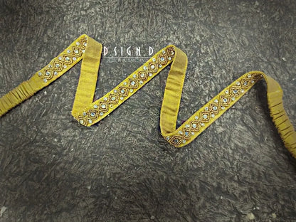 Diamond shaped waist belt